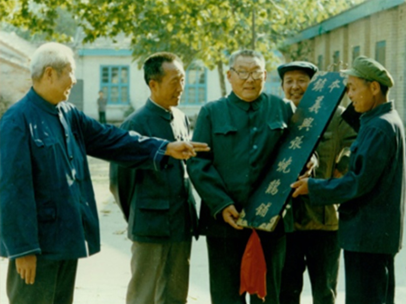 道口燒雞加盟要注意哪些點(diǎn)，燒雞專業(yè)加盟為您解答